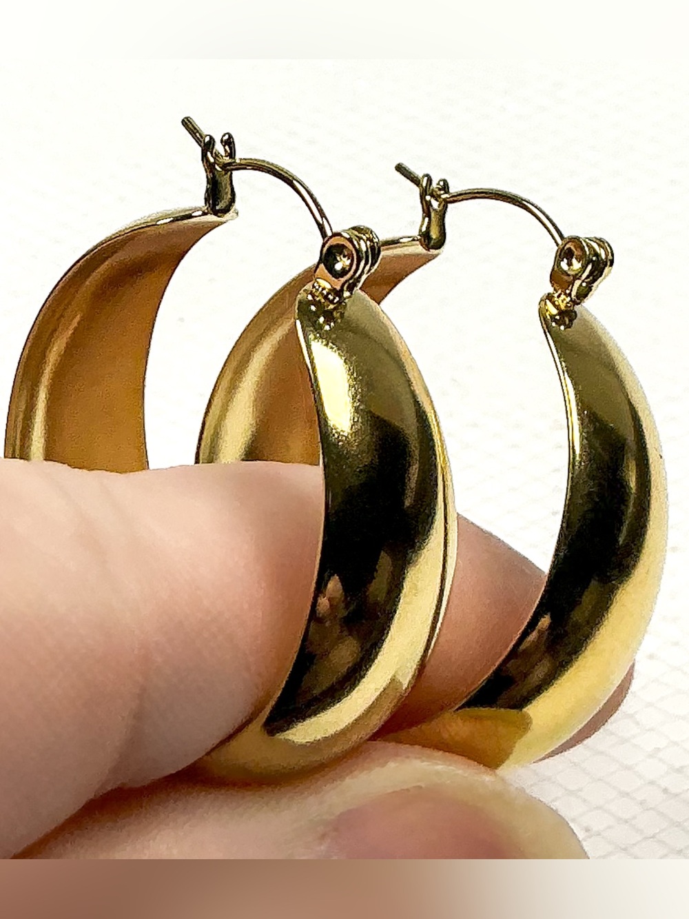 ⚜️ Gold Hoop Earrings Wide-Rim Oval Lightweight Hypoallergenic Hoops